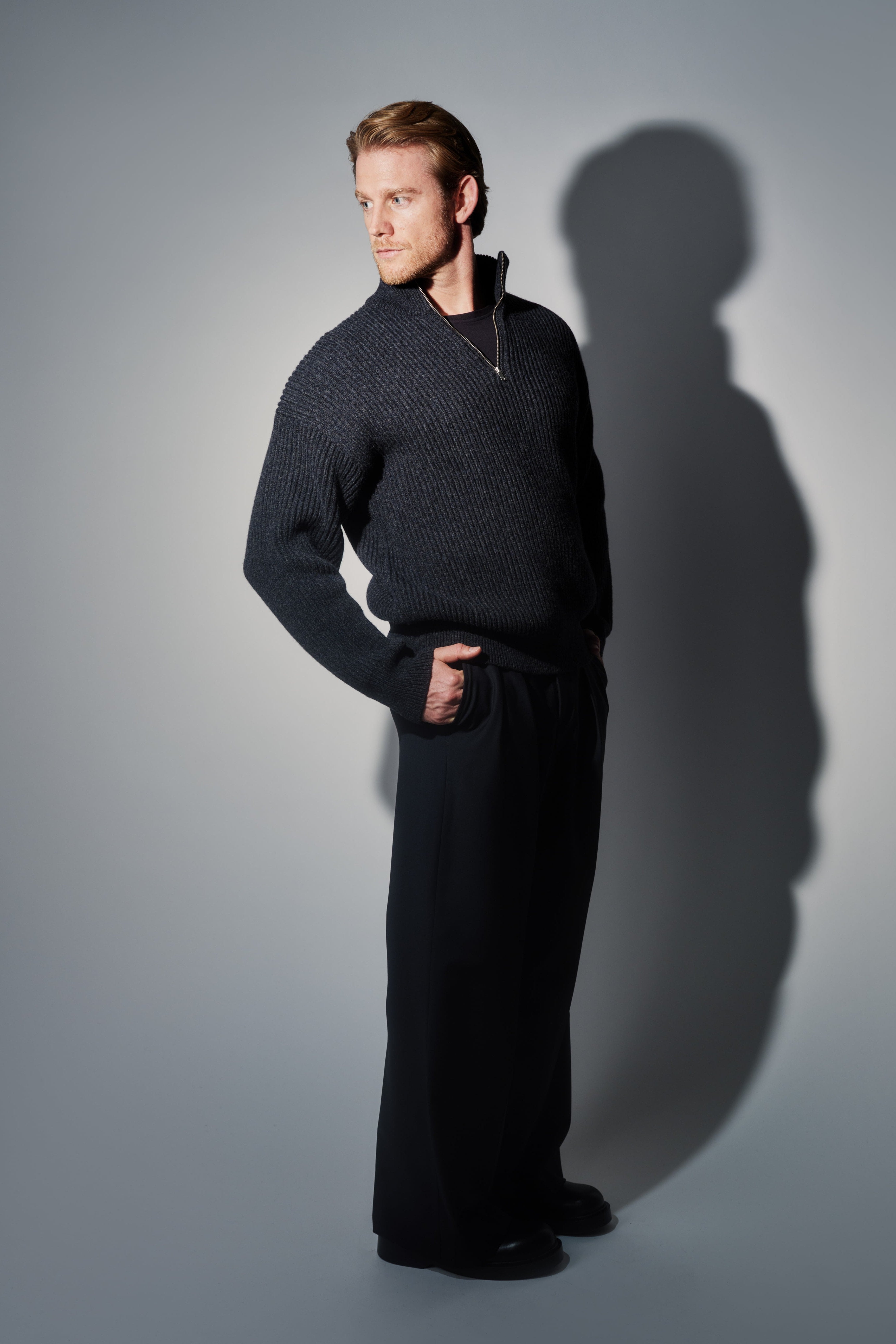 RÆR STUDIOS Relaxed Merino Wool Quarter-Zip Sweater – Anthracite