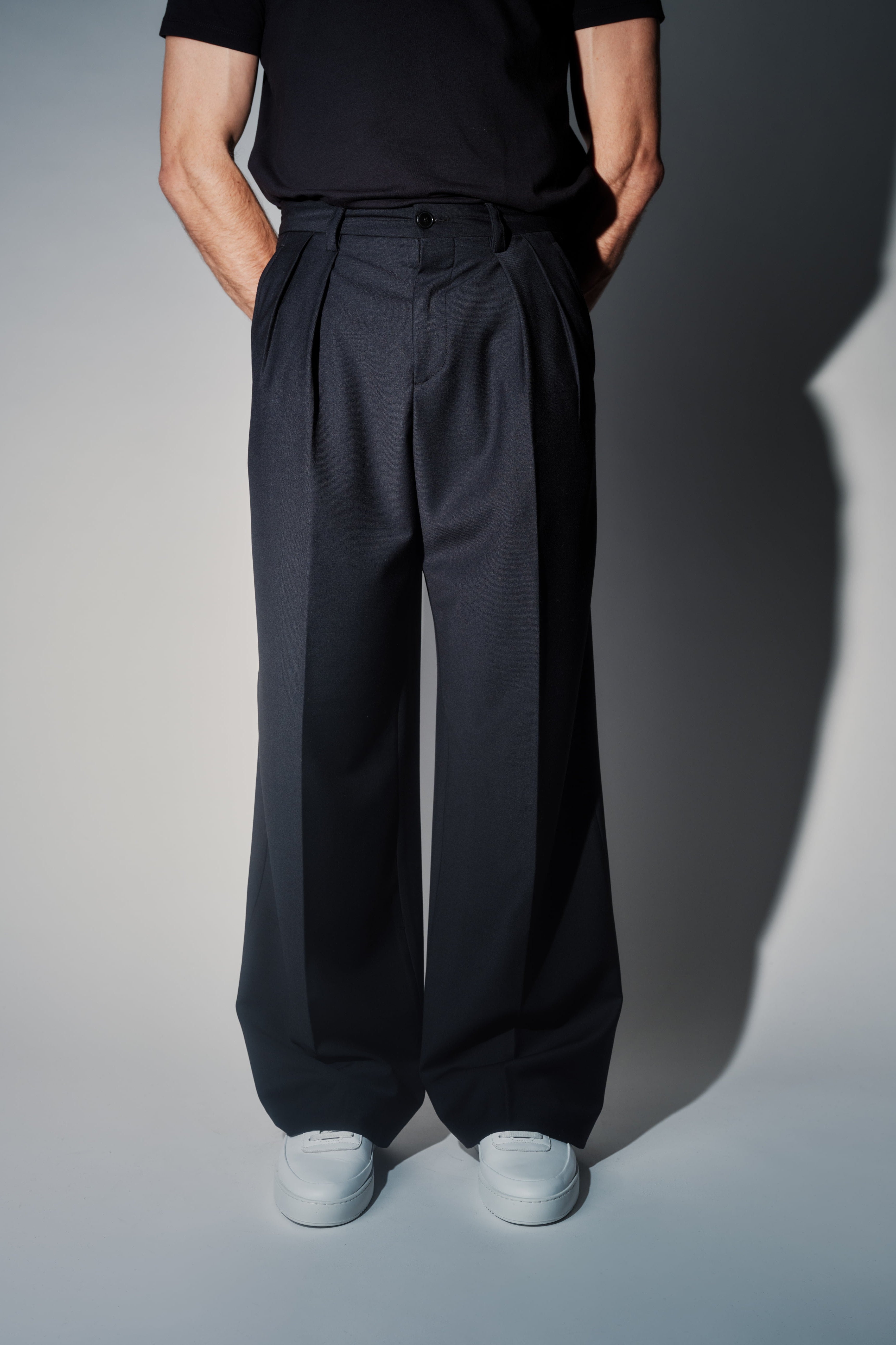 RÆR | RAER Pleated Wool Wide-Leg Trousers – Black