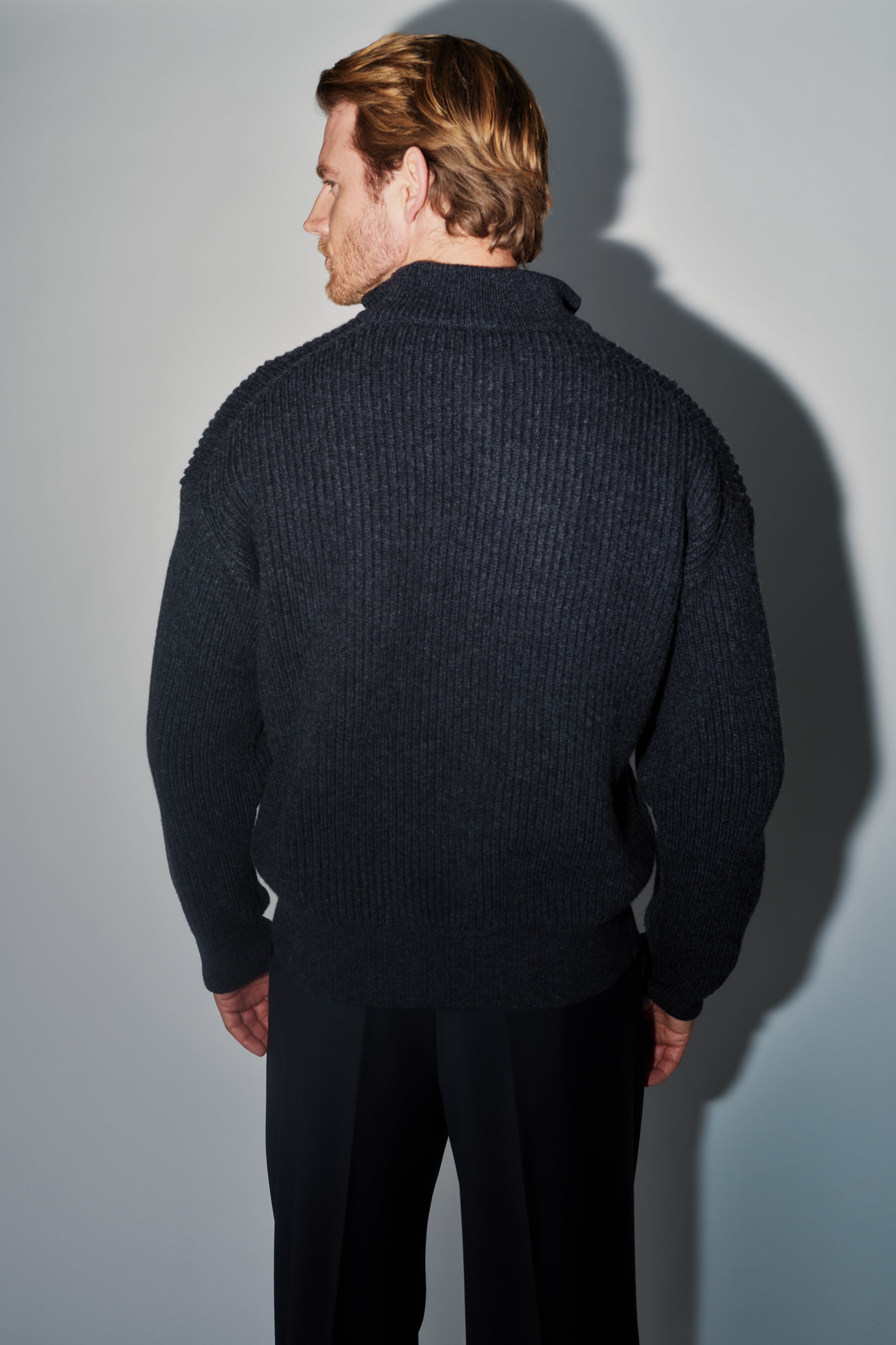 RÆR STUDIOS Relaxed Merino Wool Quarter-Zip Sweater – Anthracite
